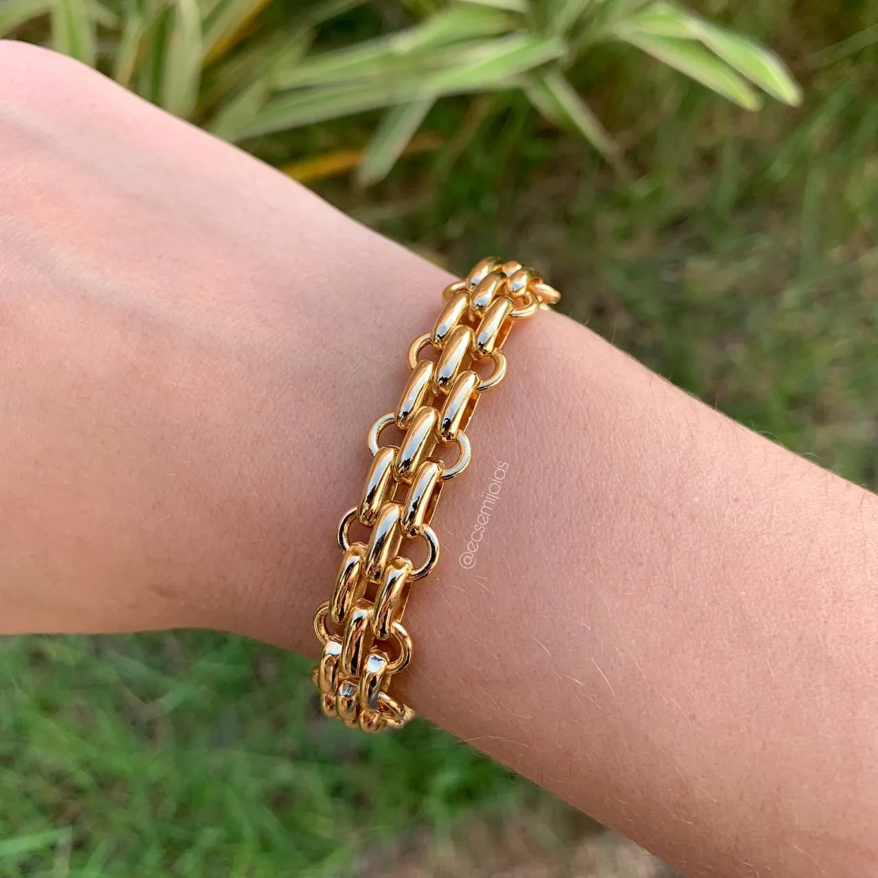 Pulseira trabalhada em elos lisos - 22cm + 5 cm de extensor - banhado a ouro 18k