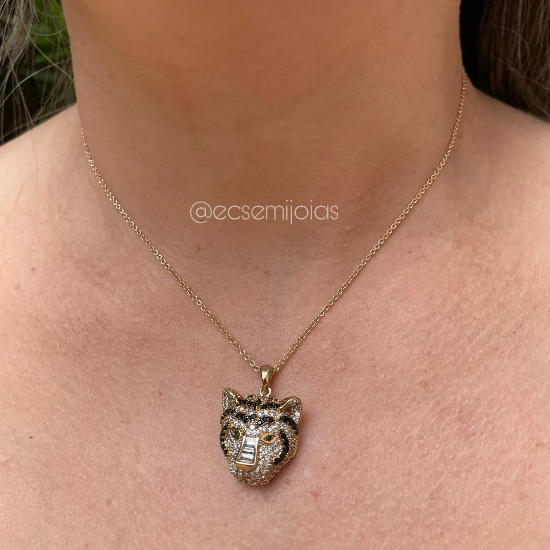 Conjunto de brinco e colar com cabeça de pantera cravejada - banhado a ouro 18k