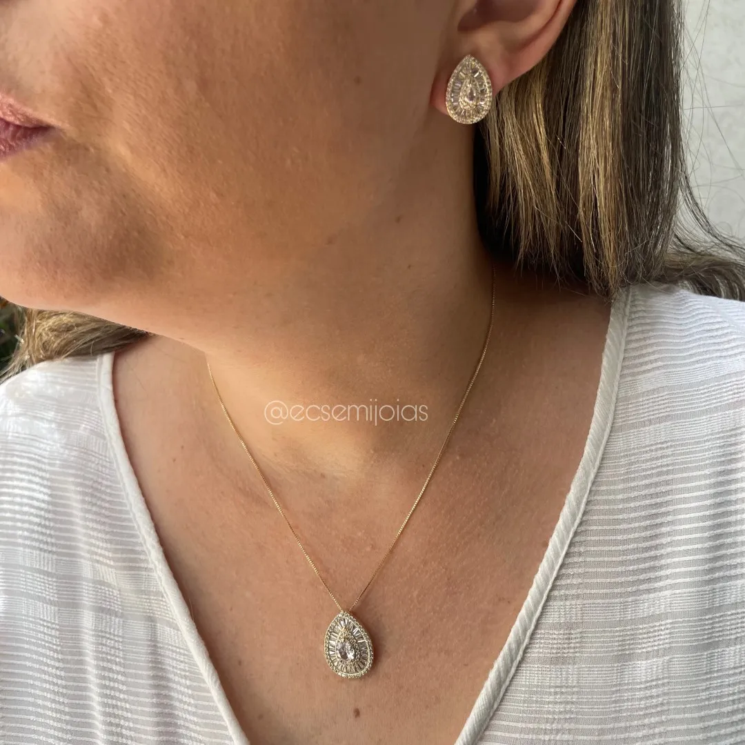 Conjunto de brinco e colar de gota com zircônia gota no centro com baguetes em volta e cravejado nas bordas - banhado a ouro 18k