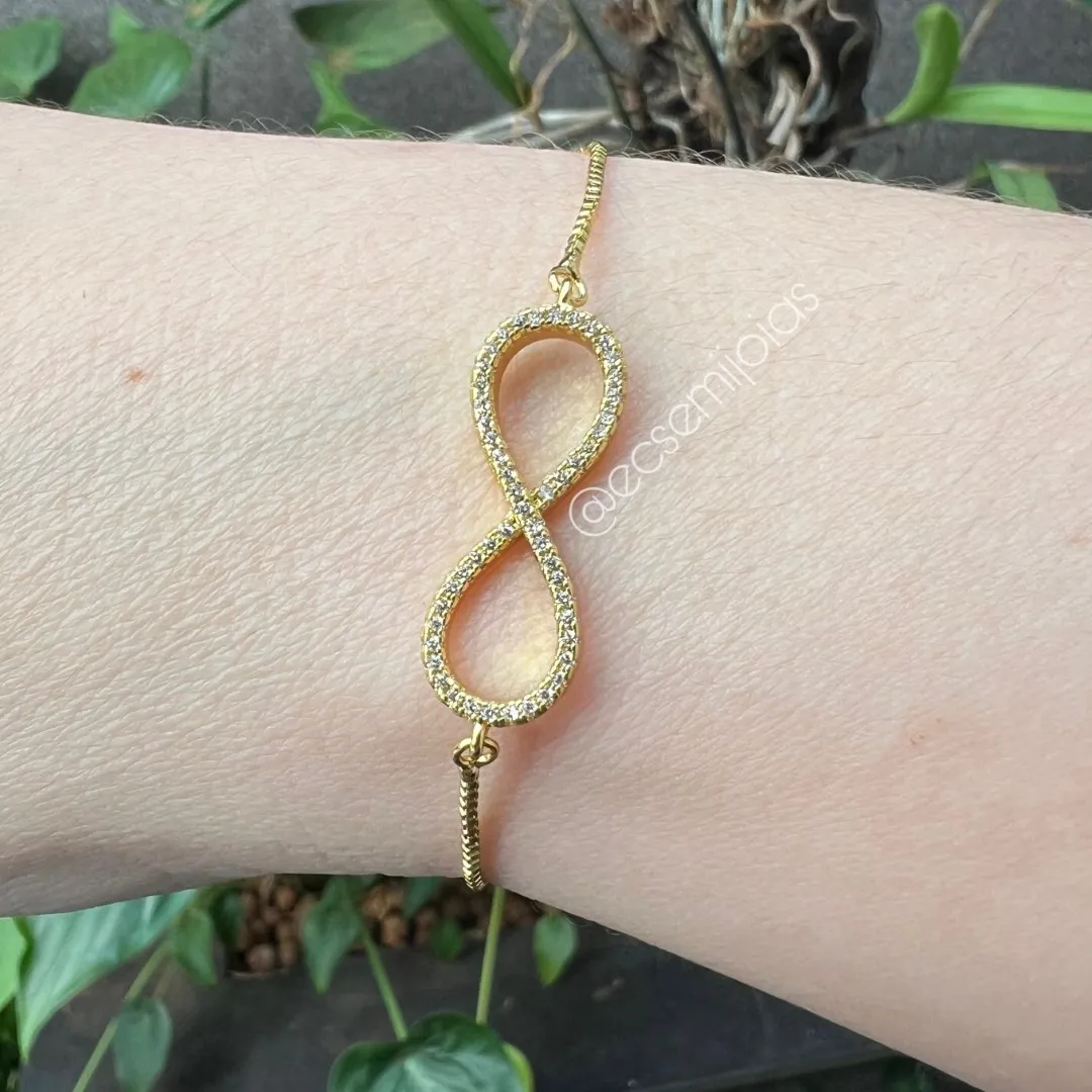 Pulseira com infinito cravejado ajustável - banhado a ouro 18k