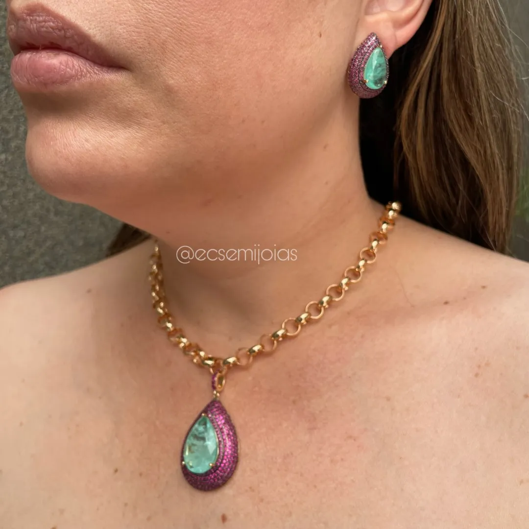 Conjunto de brinco e colar de pedra fusion gota grande cravejado em volta - elo português 40cm de 8,5mm + extensor - banhado a ouro 18k