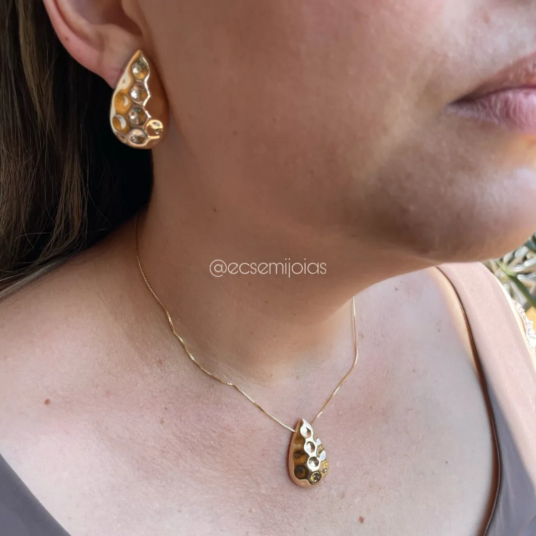 Conjunto de brinco e colar de gota bombardeada lisa polida - pingente 3cm - 45cm - banhado a ouro 18k