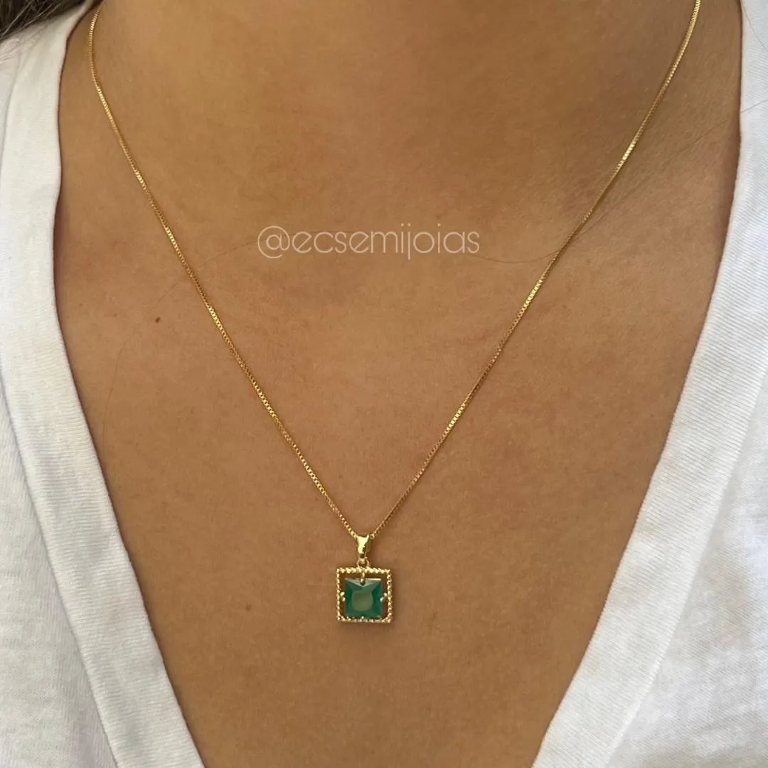 Conjunto de brinco e colar com pedra quadrada no centro com borda cravejada - 7mm - banhado a ouro 18k