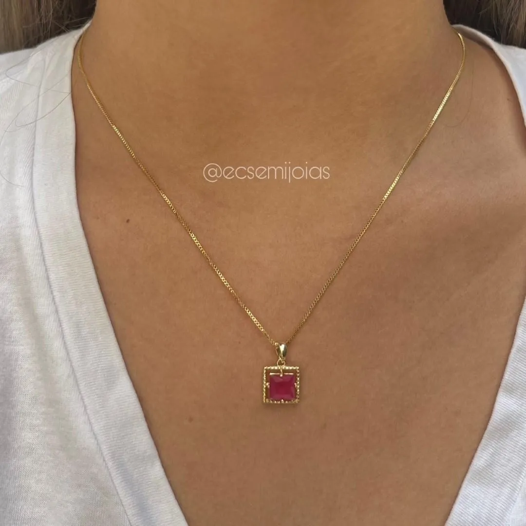 Conjunto de brinco e colar com pedra quadrada no centro com borda cravejada - 7mm - banhado a ouro 18k