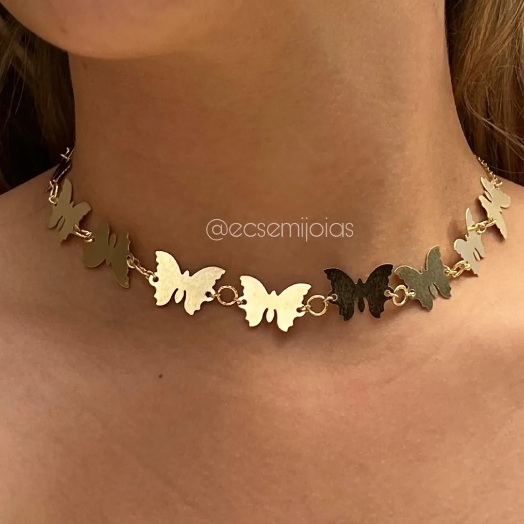 Choker com borboletas lisas - 34cm + extensor - banhado a ouro 18k