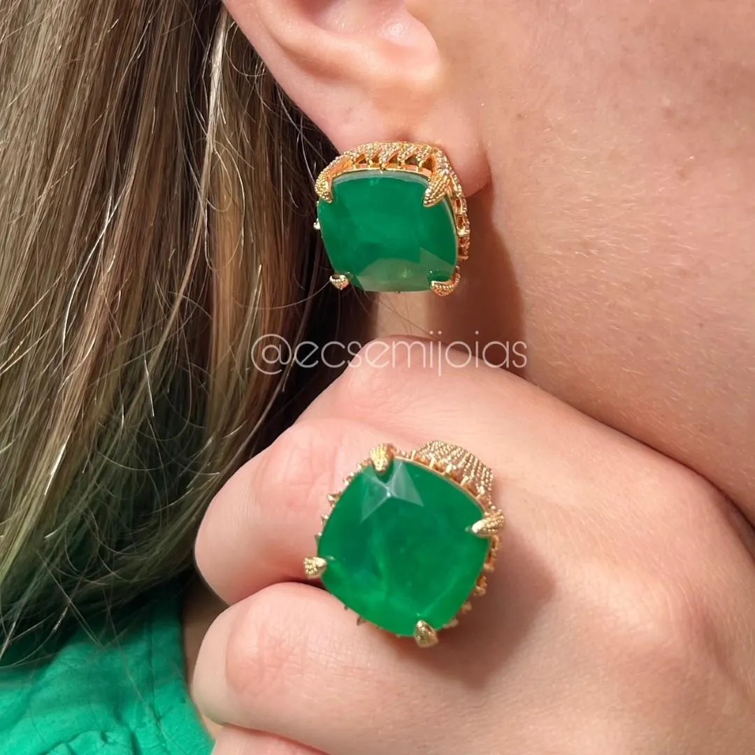 Conjunto de anel e brinco com pedra quadrada grande no centro cravejadas em volta - banhado a ouro 18k