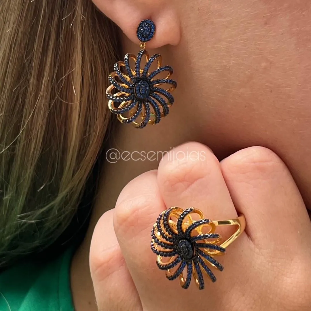 Conjunto de anel e brinco de flor cravejada vazada - banhado a ouro 18k