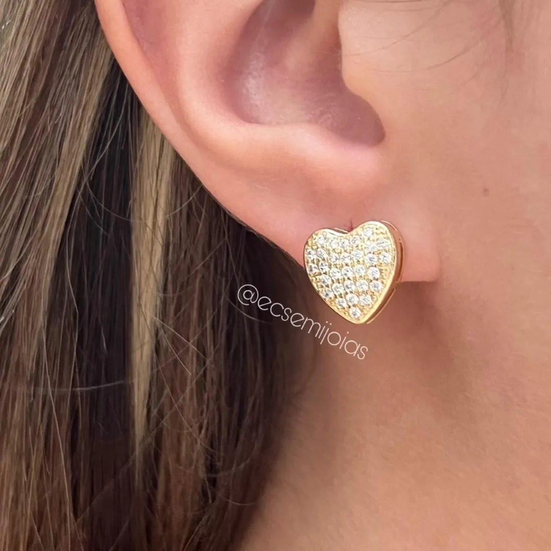 Conjunto de brinco e colar de coração cravejado - banhado a ouro 18k