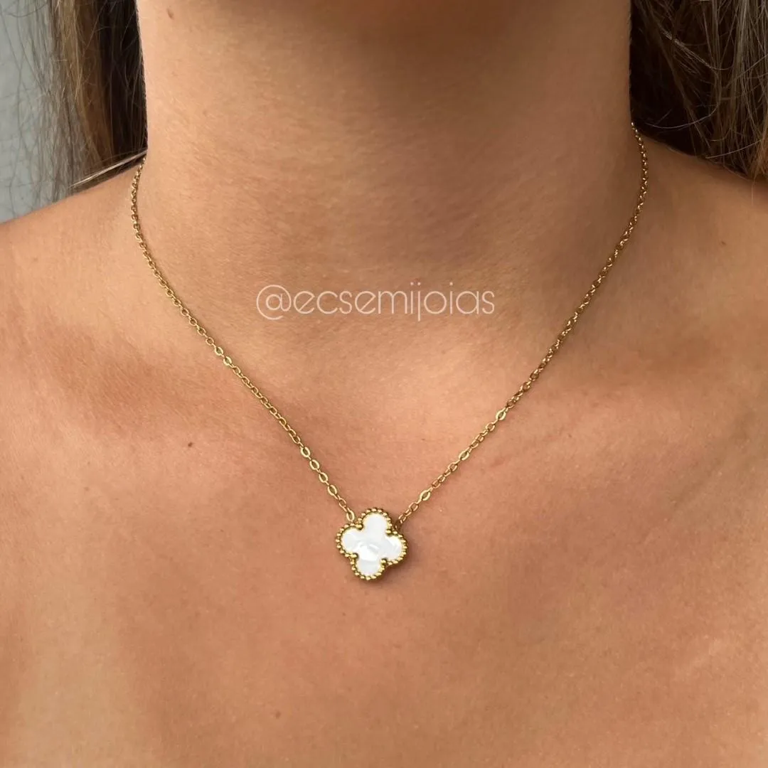 Conjunto de brinco e colar de trevo - aço dourado