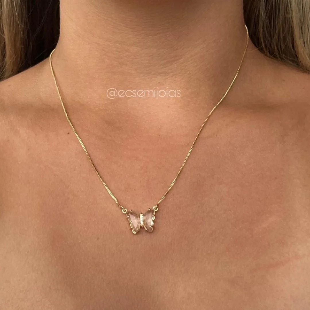 Colar de borboleta com asas de zircônias e cravejado no centro - 45cm - banhado a ouro 18k