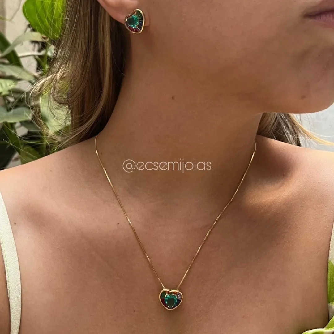 Conjunto de brinco e colar de coração com pedra maior no centro e bordas cravejadas com zircônias baguetes - banhado a ouro 18k