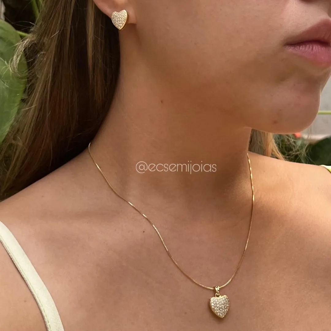 Conjunto de brinco e colar de coração cravejado - banhado a ouro 18k